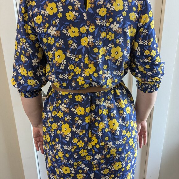 **Ann Taylor Floral Dress – Size M** - Picture 5 of 7